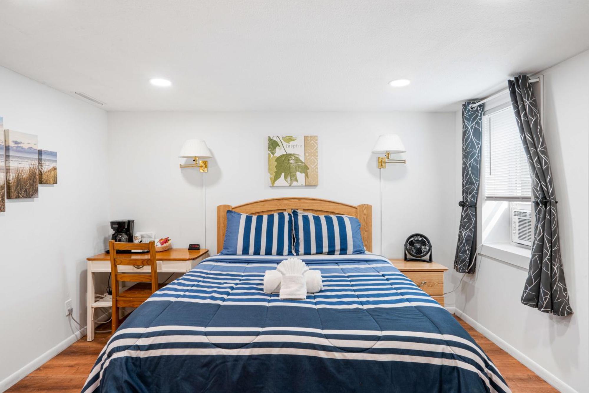 South Arm Retreats Motel East Jordan Bagian luar foto