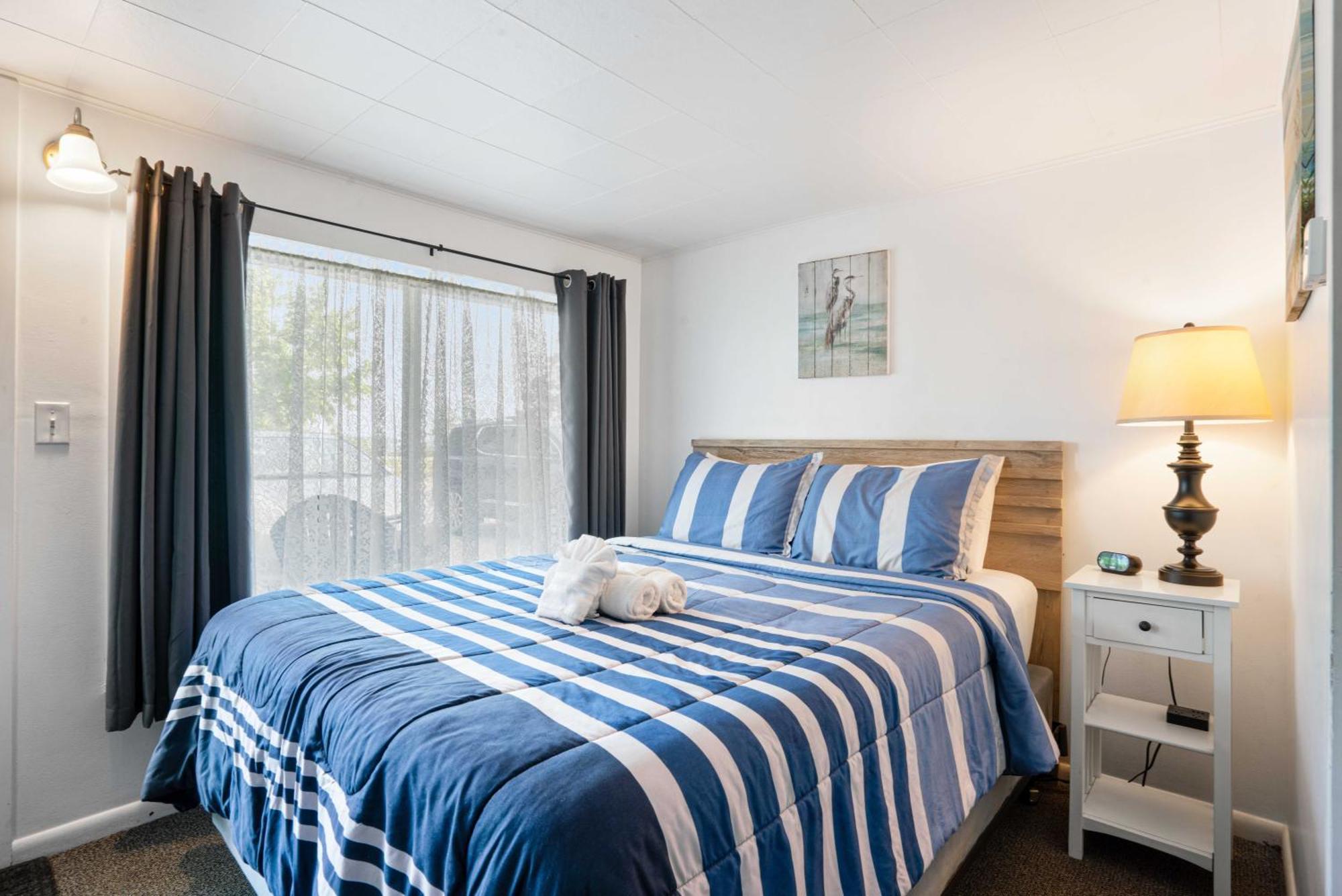 South Arm Retreats Motel East Jordan Bagian luar foto