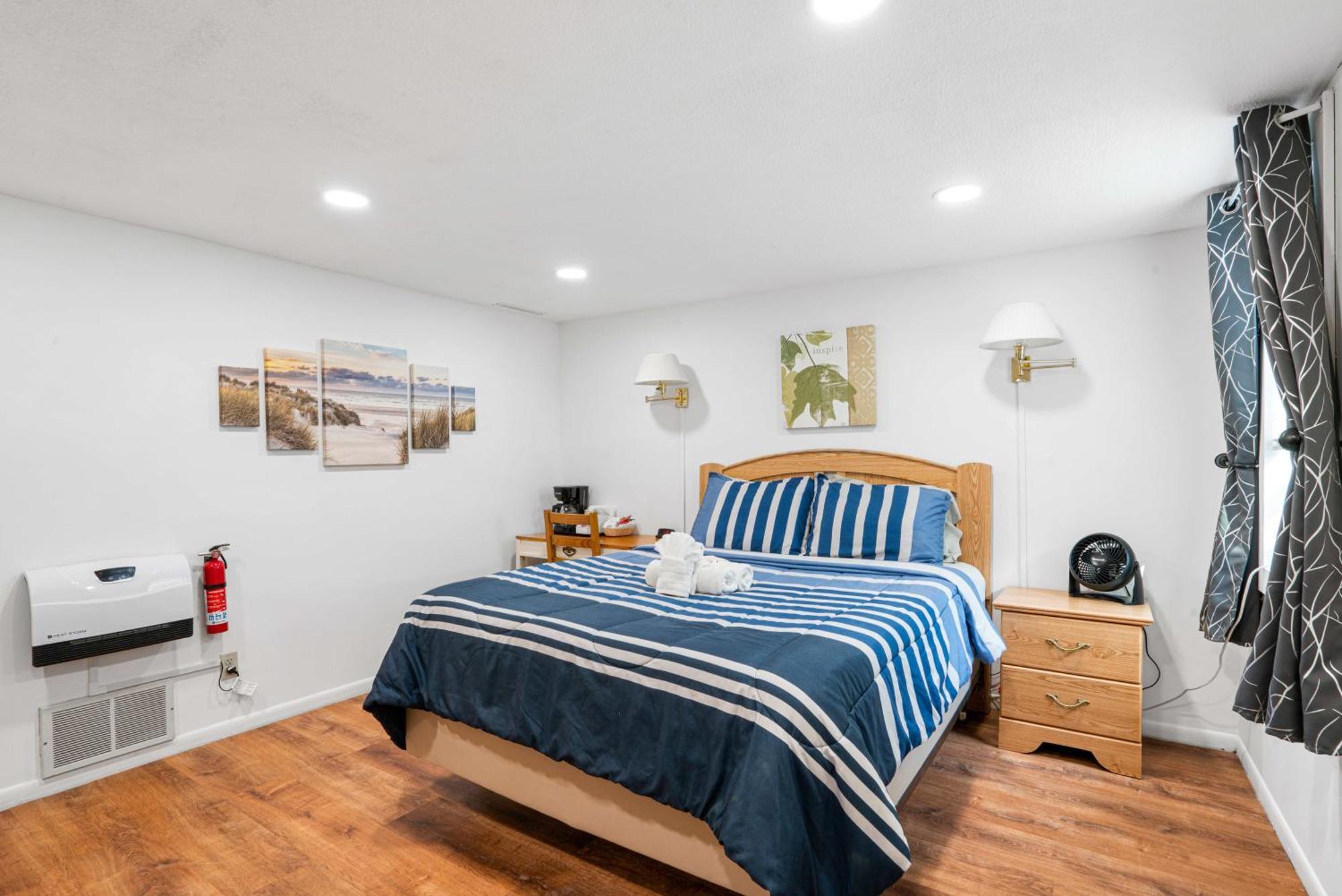 South Arm Retreats Motel East Jordan Bagian luar foto