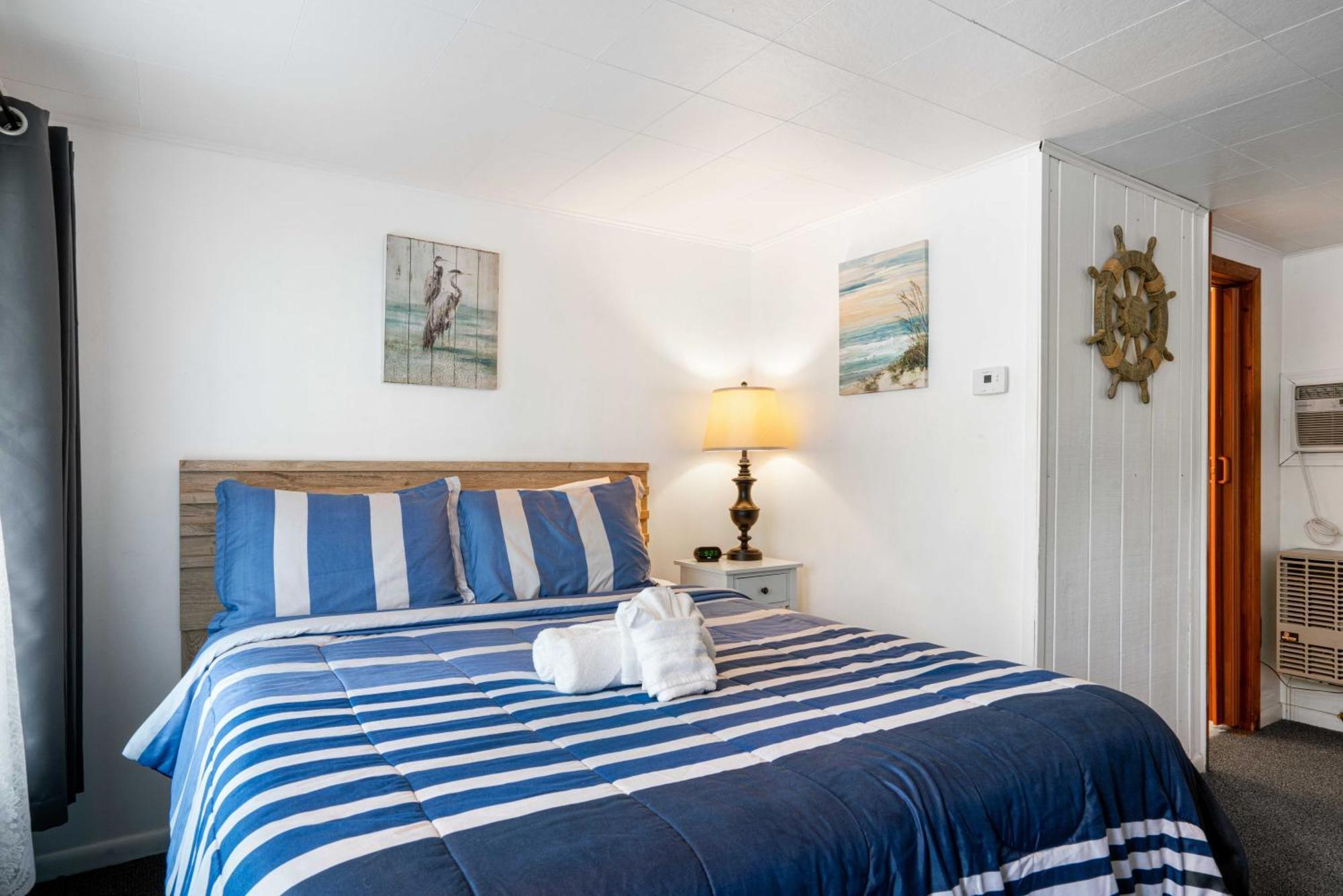 South Arm Retreats Motel East Jordan Bagian luar foto