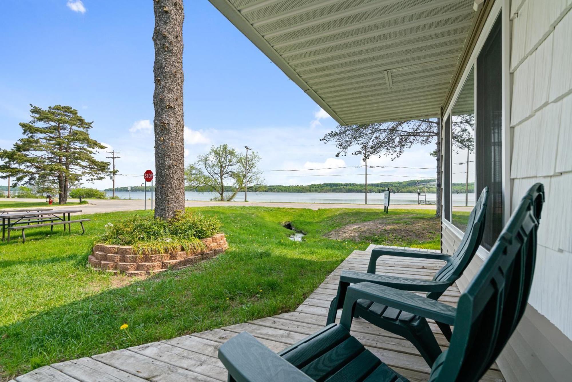 South Arm Retreats Motel East Jordan Bagian luar foto