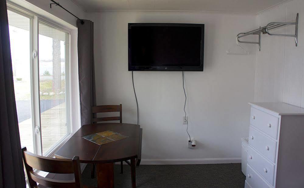 South Arm Retreats Motel East Jordan Bagian luar foto